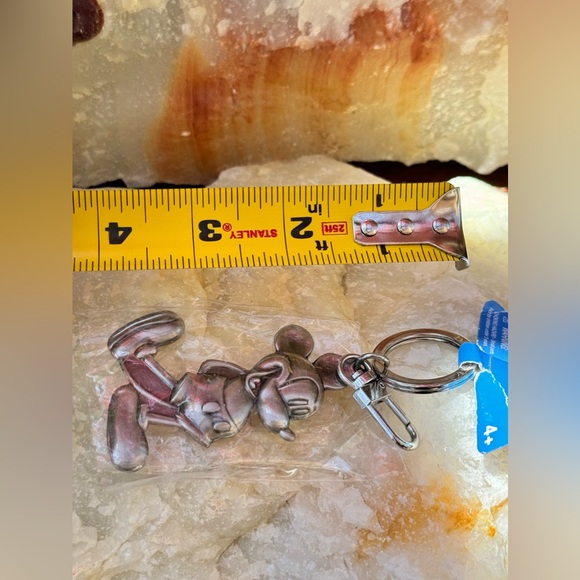 Disney Mickey Pewter 2D Keychain - Picture 4 of 7